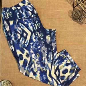 EUC Cato Navy/Neon Yellow Pixilated Capri Workout Leggings Size XL